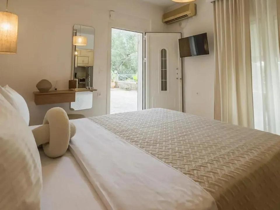 Julys House Appartamento Parga